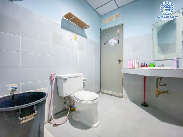 *****ทาวน์เฮ้าส์มือสองย่านนนทบุรี ม.มนวดีพาร์ค กาญจนาภิเษก เนื้อที่ 16.2 ตร.ว. ฟังก์ชัน 3 ห้องนอน 2 ห้องน้ำ 1 ที่จอดรถ ทาวน์โฮมดีไซน์สวย บนทำเลแห่งการเดินทาง เพียง 12 นาทีก็ถึงรถไฟฟ้าสายสีม่วง "สถานีคลองบางไผ่" ใกล้เซ็นทรัลเวสต์เกต ในราคาเพียงล้านต้นๆ